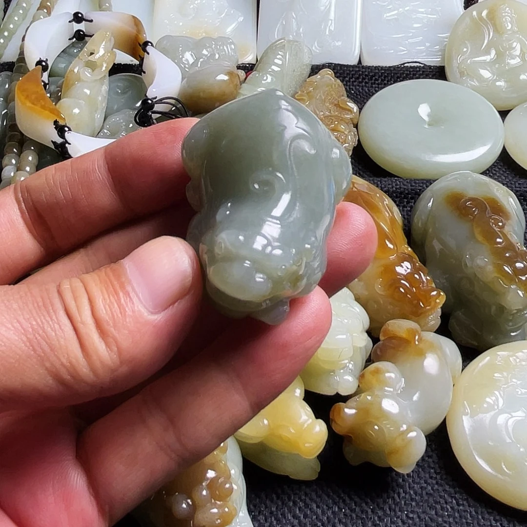 和田玉未镶嵌吊坠(不含链)