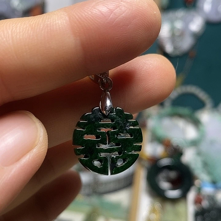 吊坠(赠链)未镶嵌翡翠