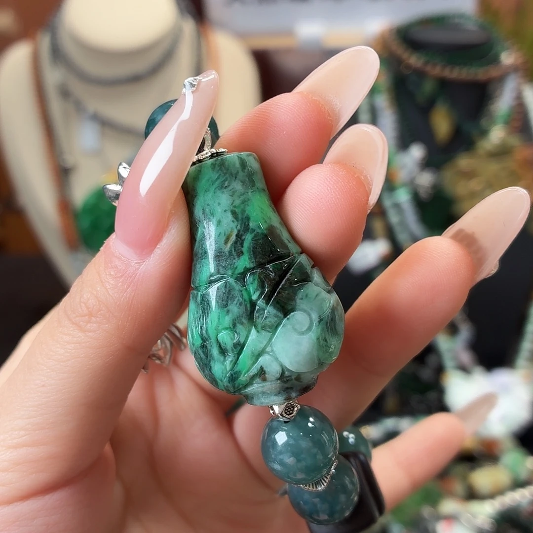 翡翠未镶嵌耳饰手串