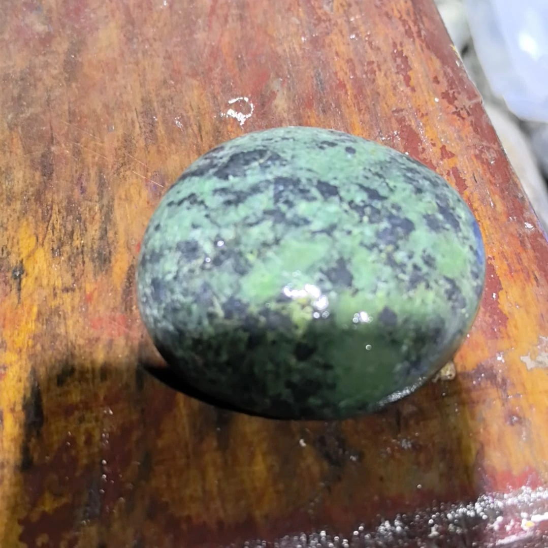 康***，藏玉药王石原石一个摆件