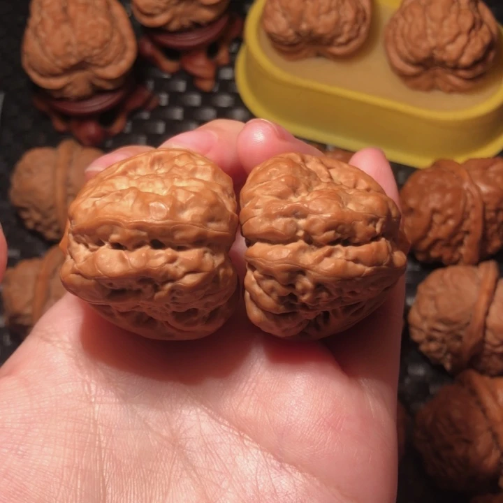 文玩核桃把件37四开掐腰蹬腿肌肉蛙