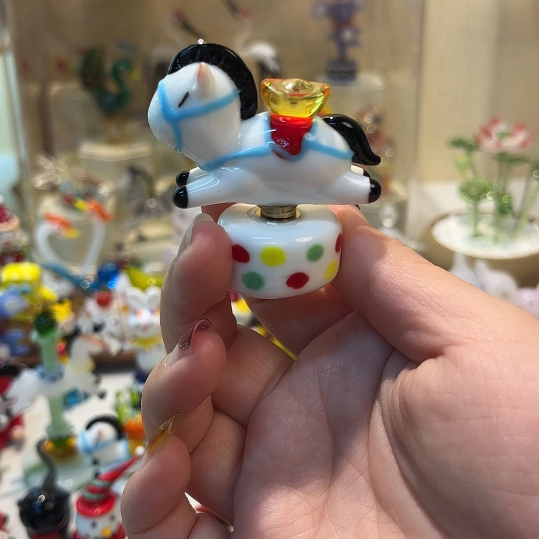 琉璃手工艺品马上有钱旋转