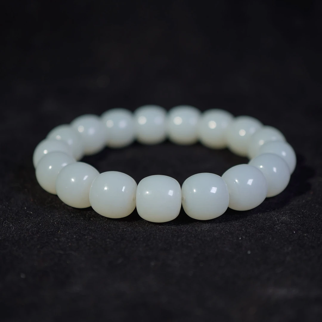 4YY18 清 和田玉手串