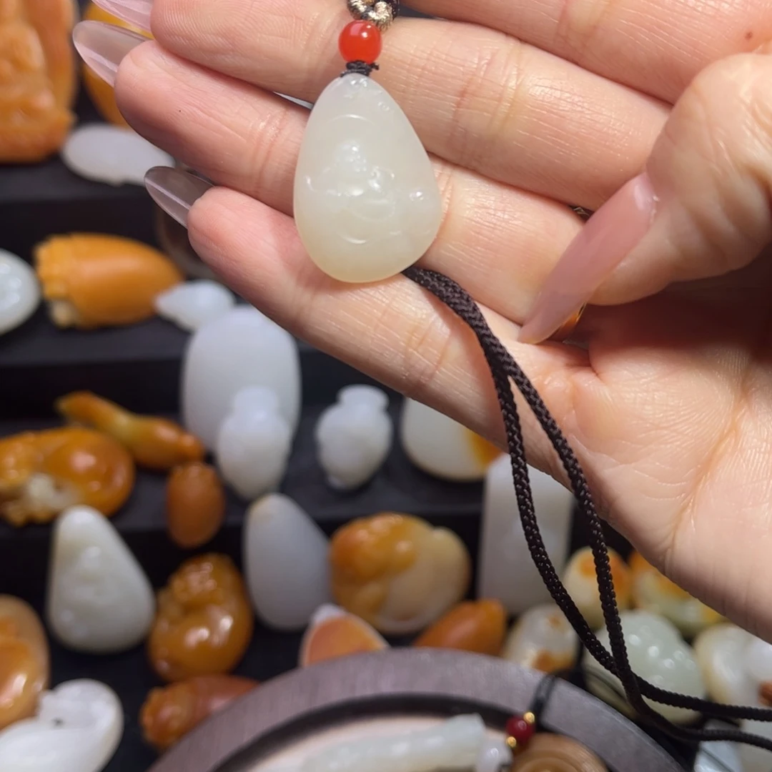 和田玉颈饰未镶嵌夏*天