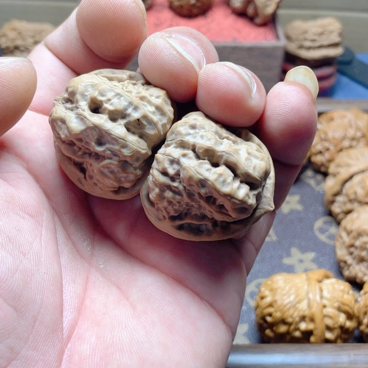 晴***李文玩核桃把件蛤蟆头