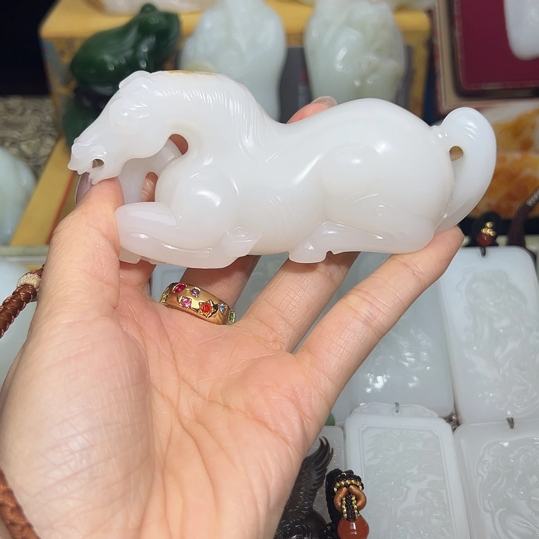 爱***者和田玉未镶嵌摆件