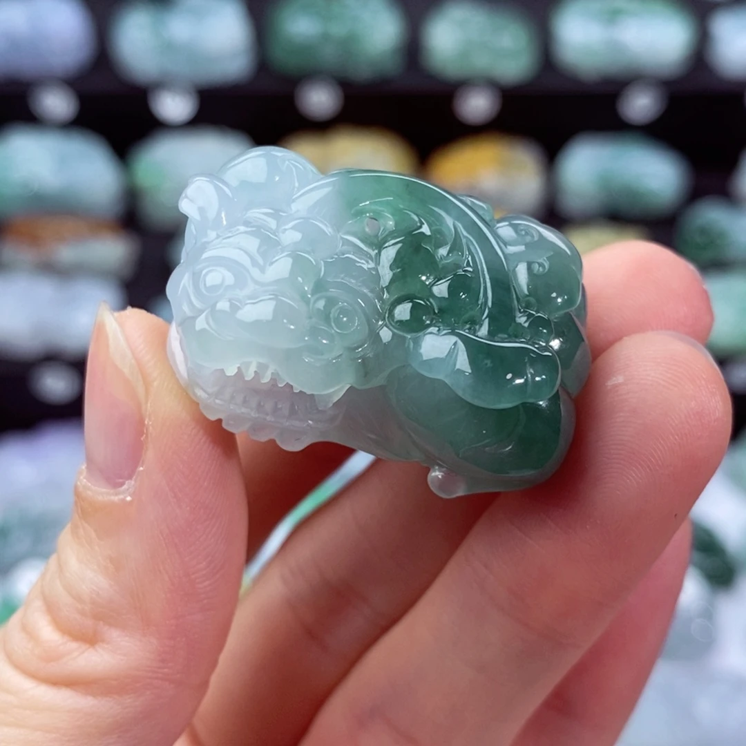 翡翠颈饰未镶嵌吨*妈天然