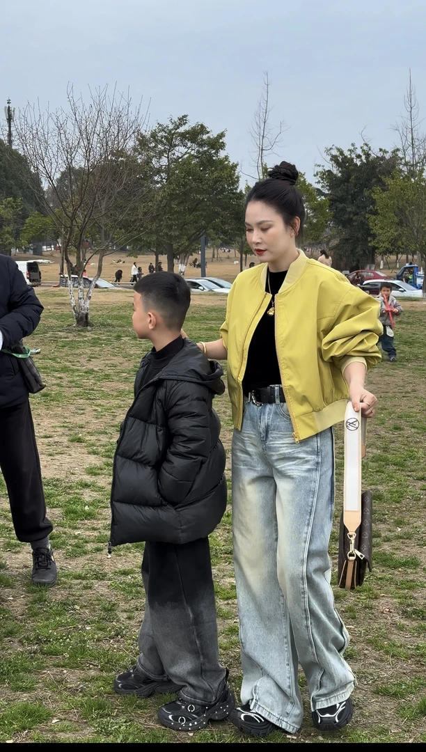 CC-5220时尚百搭春季宽松设计师短款外套