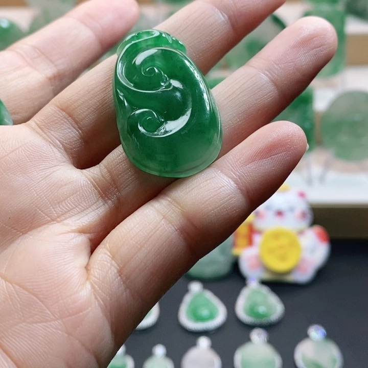 颈饰未镶嵌石英质玉非洲翠