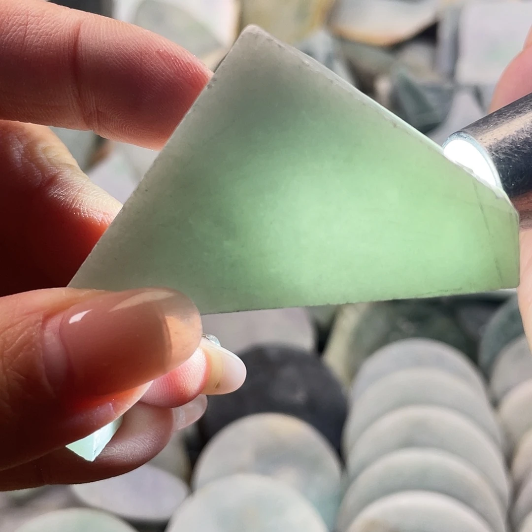 颈饰未镶嵌翡翠1