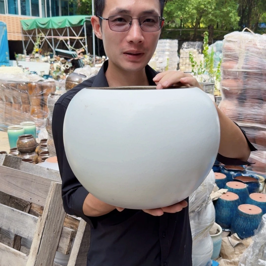 紫砂花盆口21高23（一个球白色