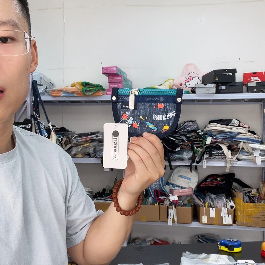 PU化妆包等产品和产品为