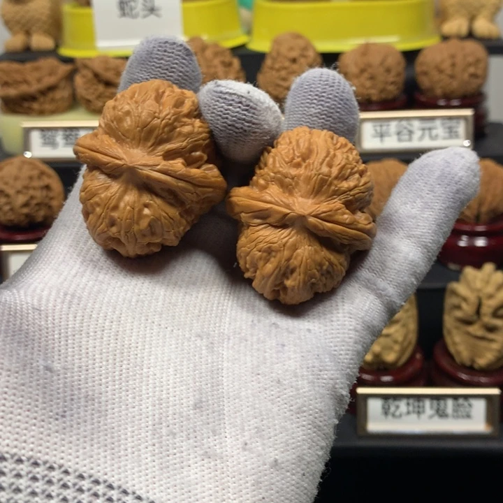 文玩核桃把件对****晚平谷元宝43