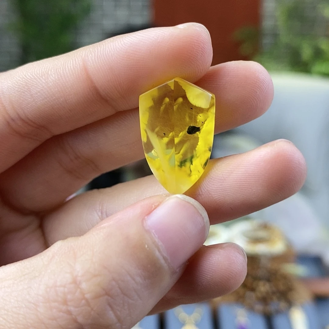 蜜蜡裸石未镶嵌蜜蜡盾牌