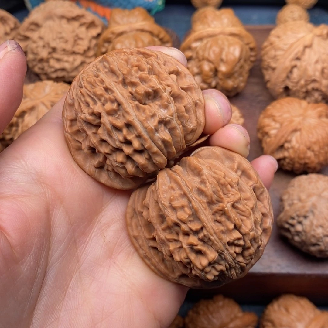 文玩核桃把件44老树原桩平谷楼，精配大克重