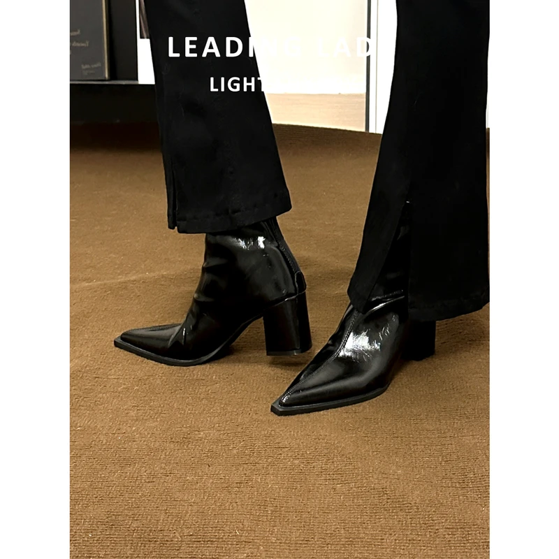 靴子女款爆款2025新款欧美高跟女时装靴粗跟尖头单靴复古港风短靴