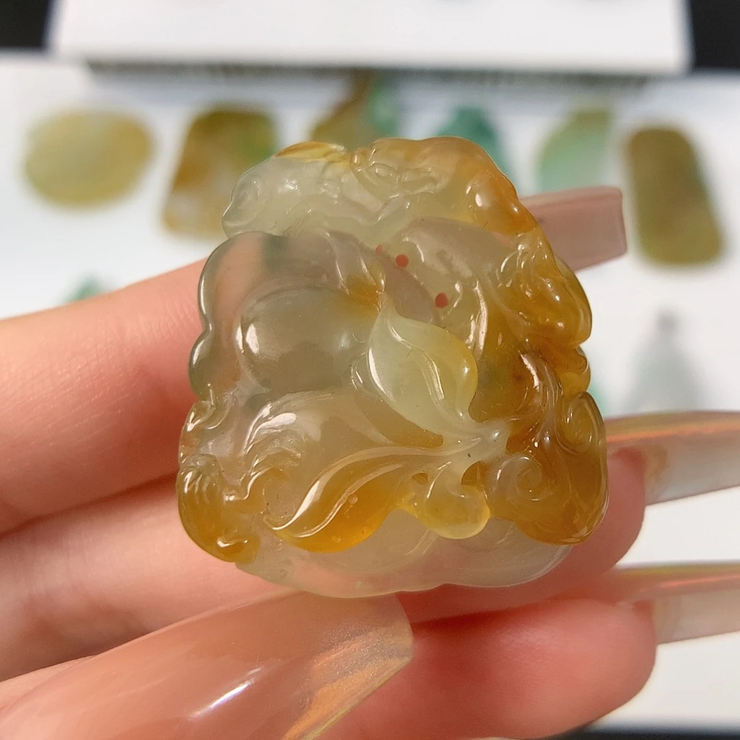 颈饰未镶嵌翡翠如意