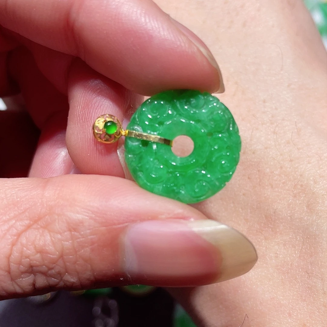 翡翠吊坠(不含链)18K金镶嵌