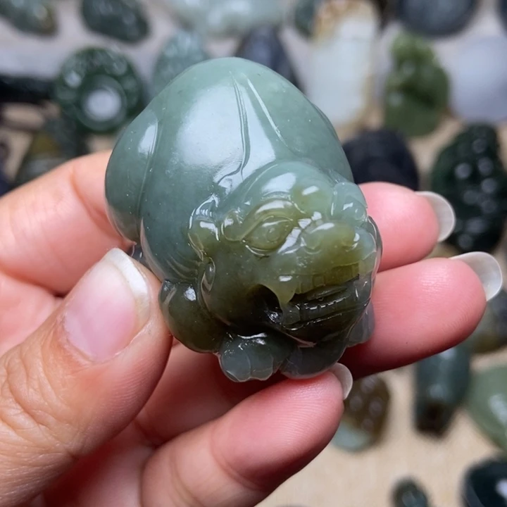 和田玉未镶嵌颈饰有棉