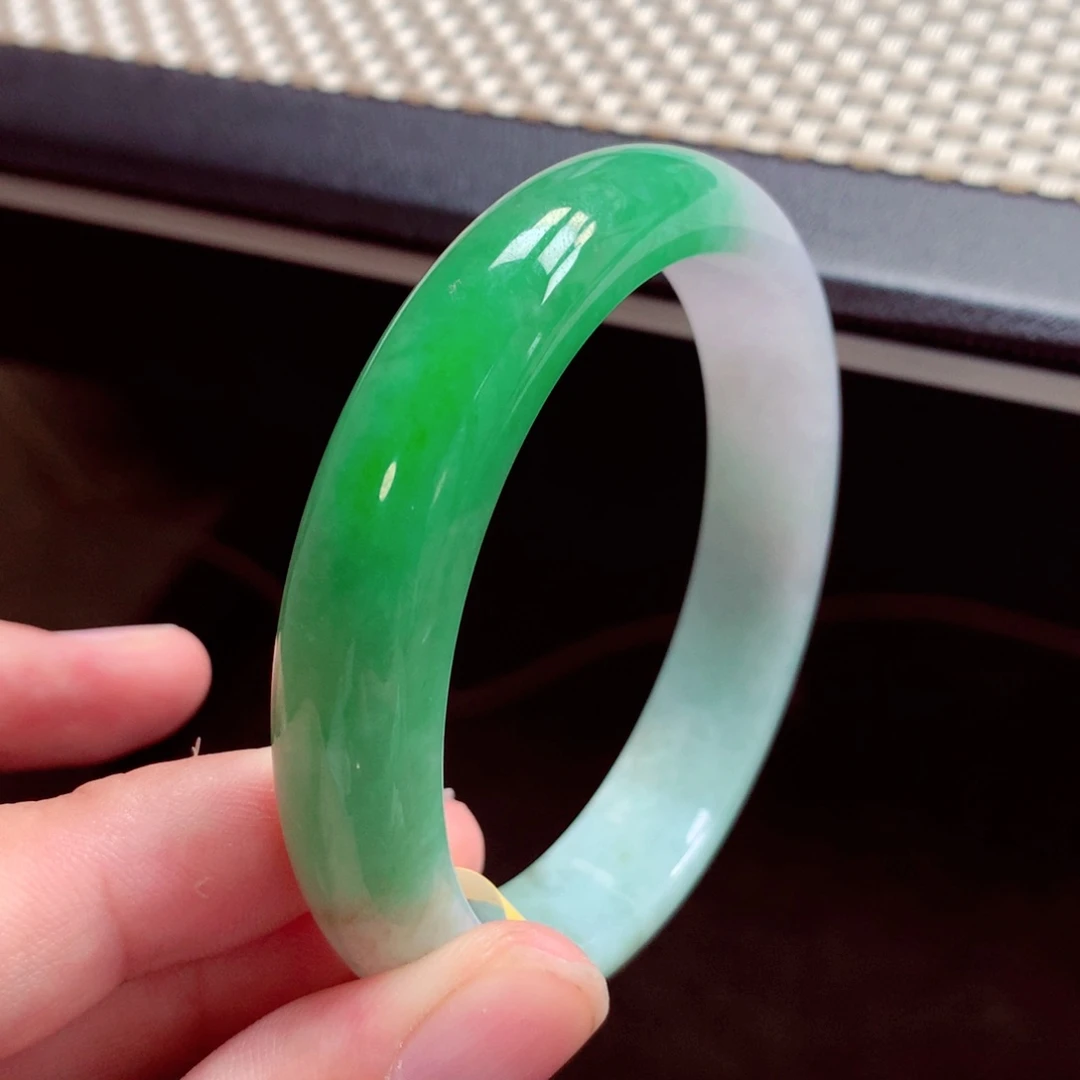 翡翠手镯未镶嵌缅甸翡翠