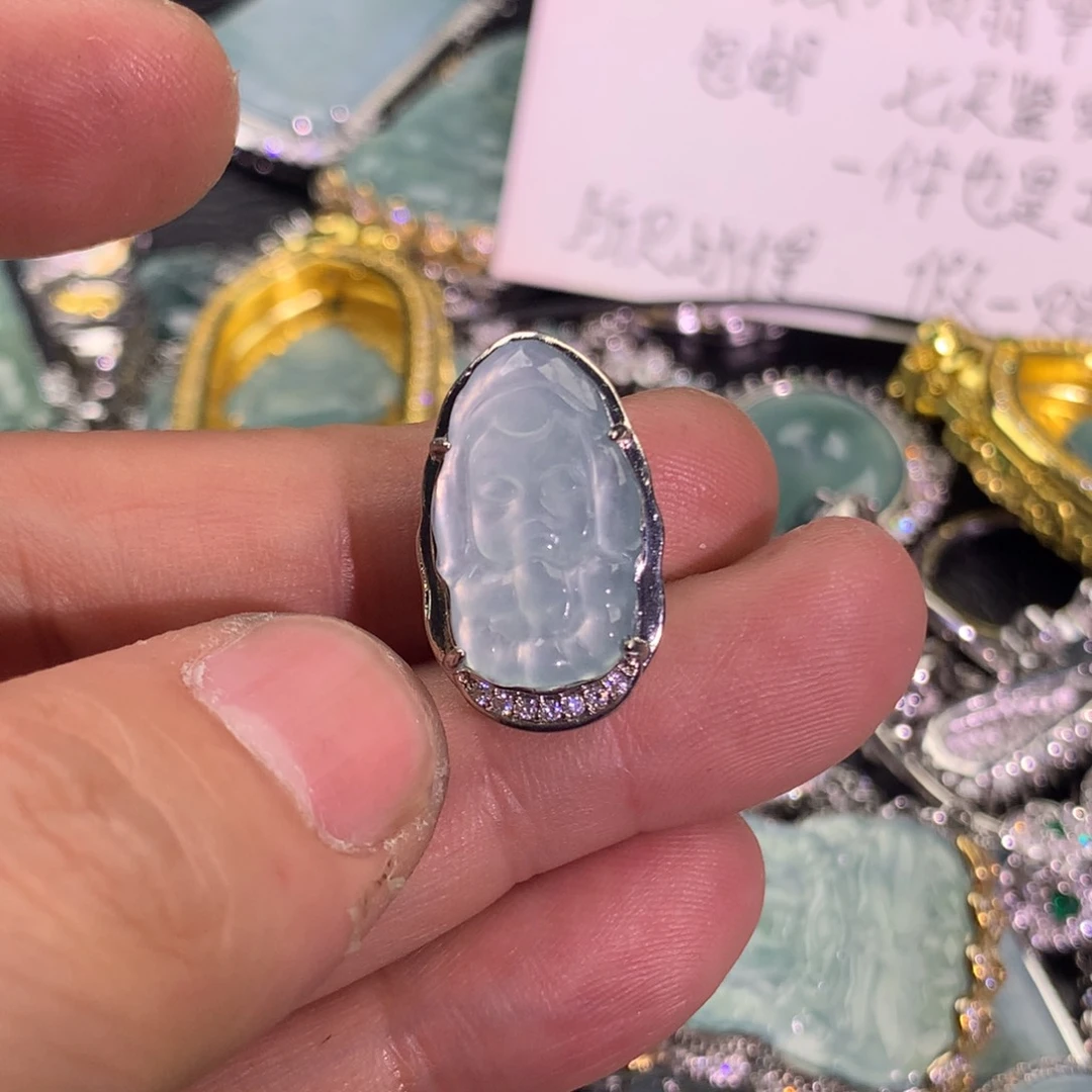 翡翠颈饰未镶嵌象宝