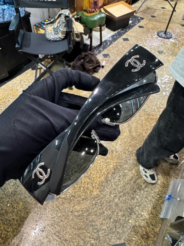 95新 Chanel/香奈儿 chanel黑超logo墨镜