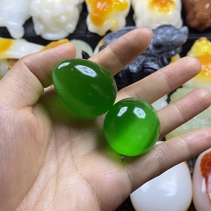 无花朵猫眼石手球