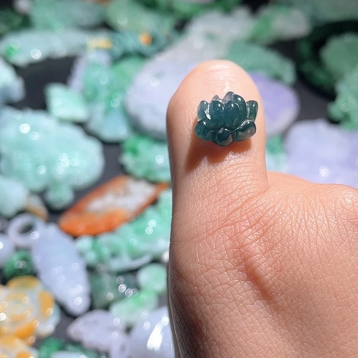 颈饰未镶嵌翡翠天