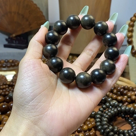 老山檀香阴沉1.8手串