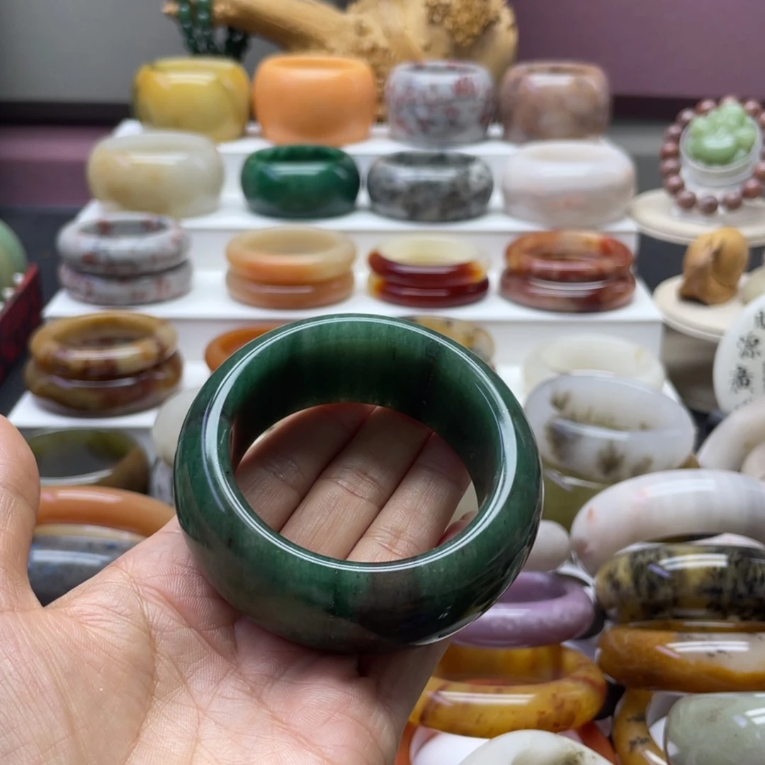 石英岩玉手镯未镶嵌