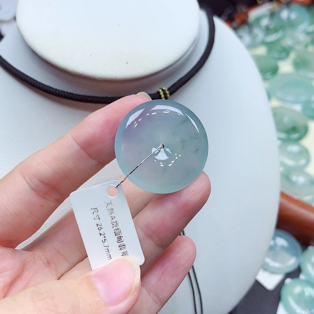 翡翠未镶嵌颈饰编号59，26.2/5.7