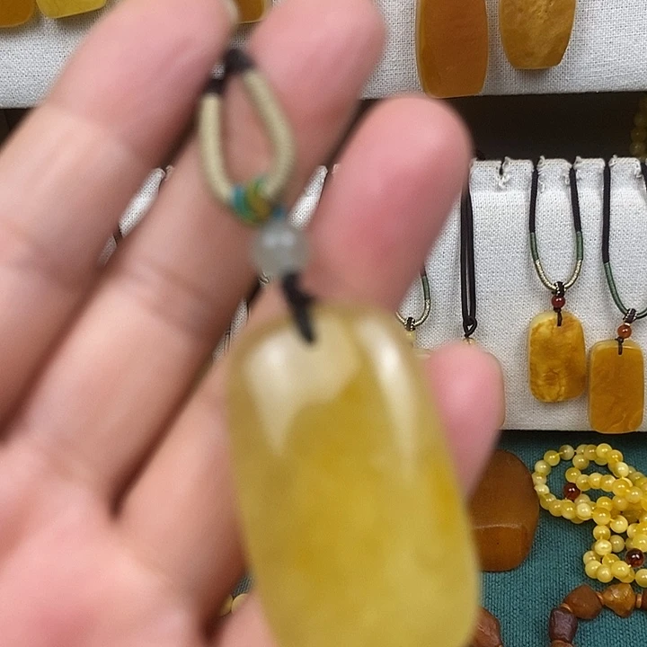 蜜蜡未镶嵌珠宝奇石吊坠