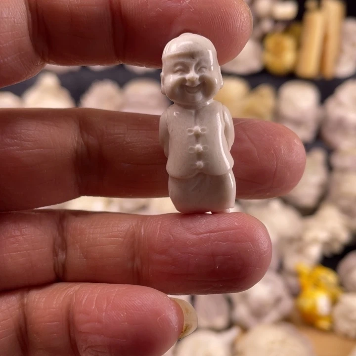 皮质非金属配饰鹿角雕刻小地主