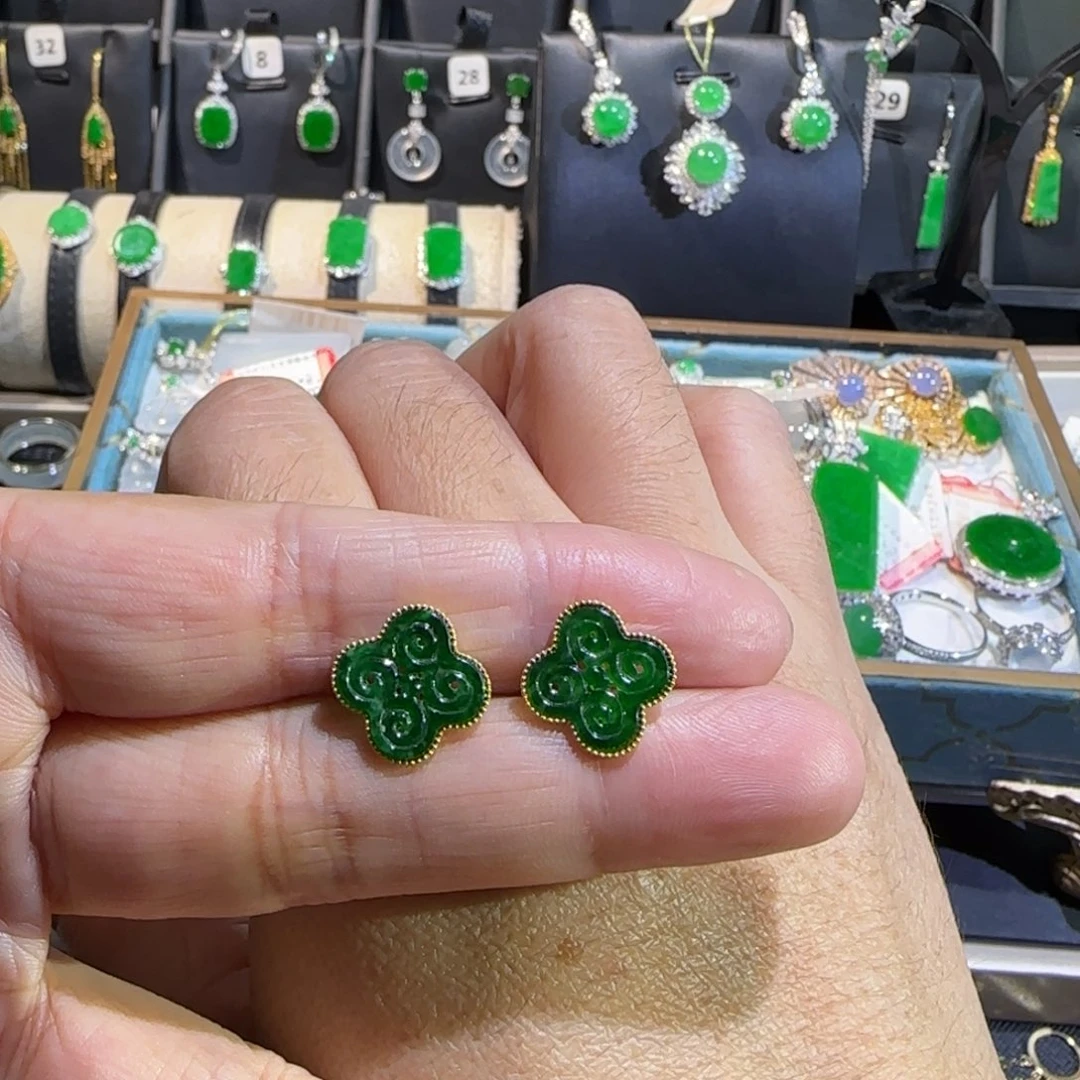 翡翠18K金镶嵌颈饰耳钉