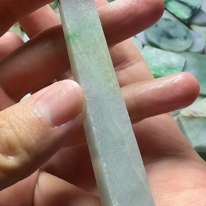 翡翠未镶嵌颈饰6322