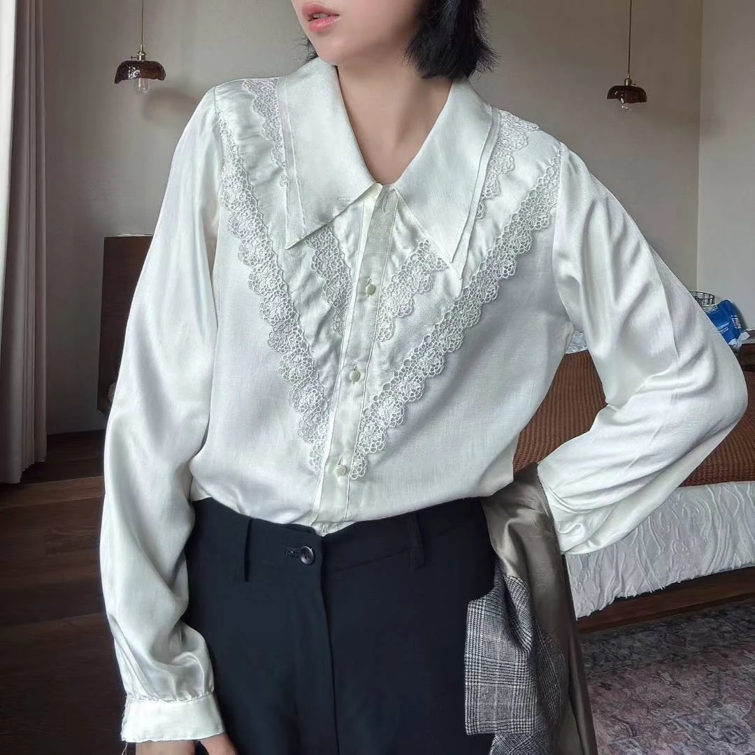 复古蕾丝边拼接衬衫
