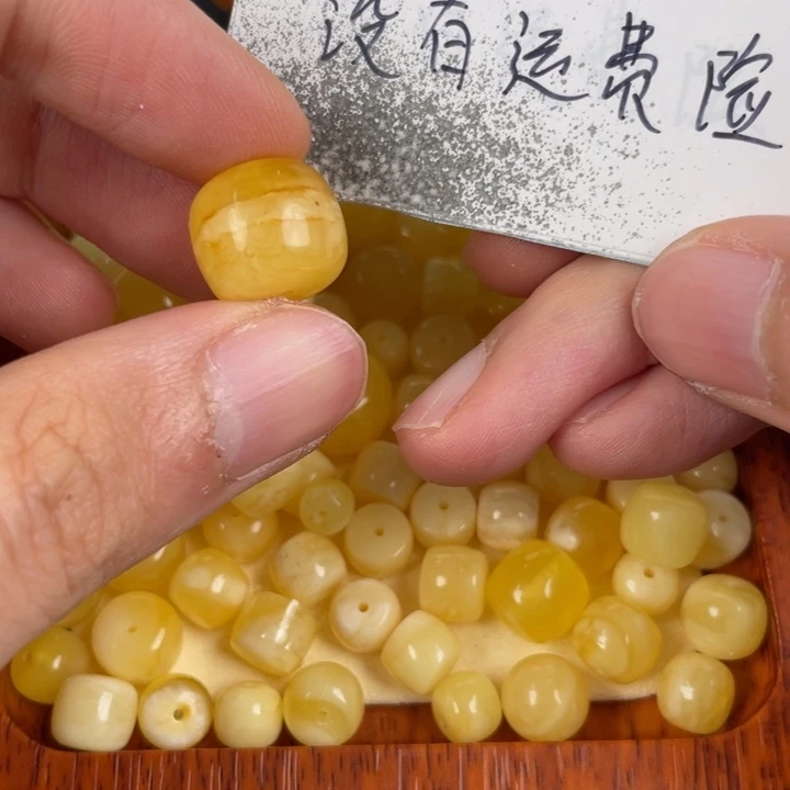 琥珀裸石未镶嵌天然87