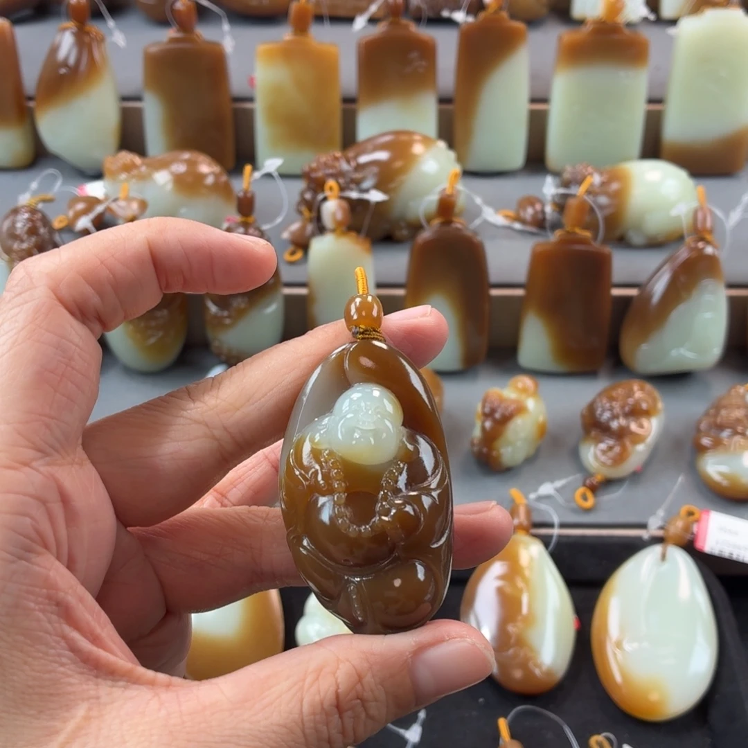 和田玉未镶嵌颈饰