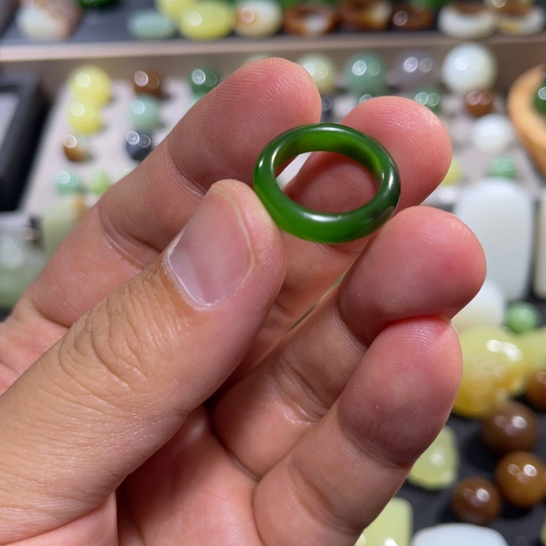 啦***啦和田玉未镶嵌颈饰