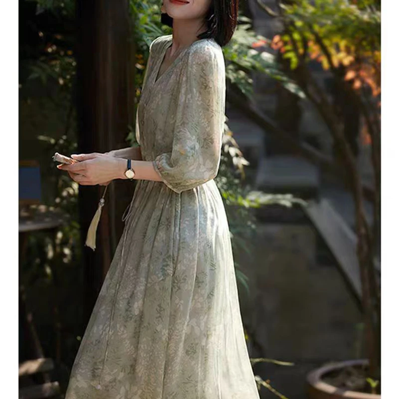 2025夏季新款新中式时尚洋气减龄垂感飘逸印花连衣裙