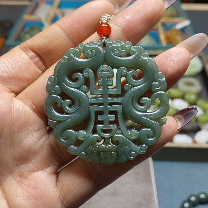 和田玉未镶嵌颈饰