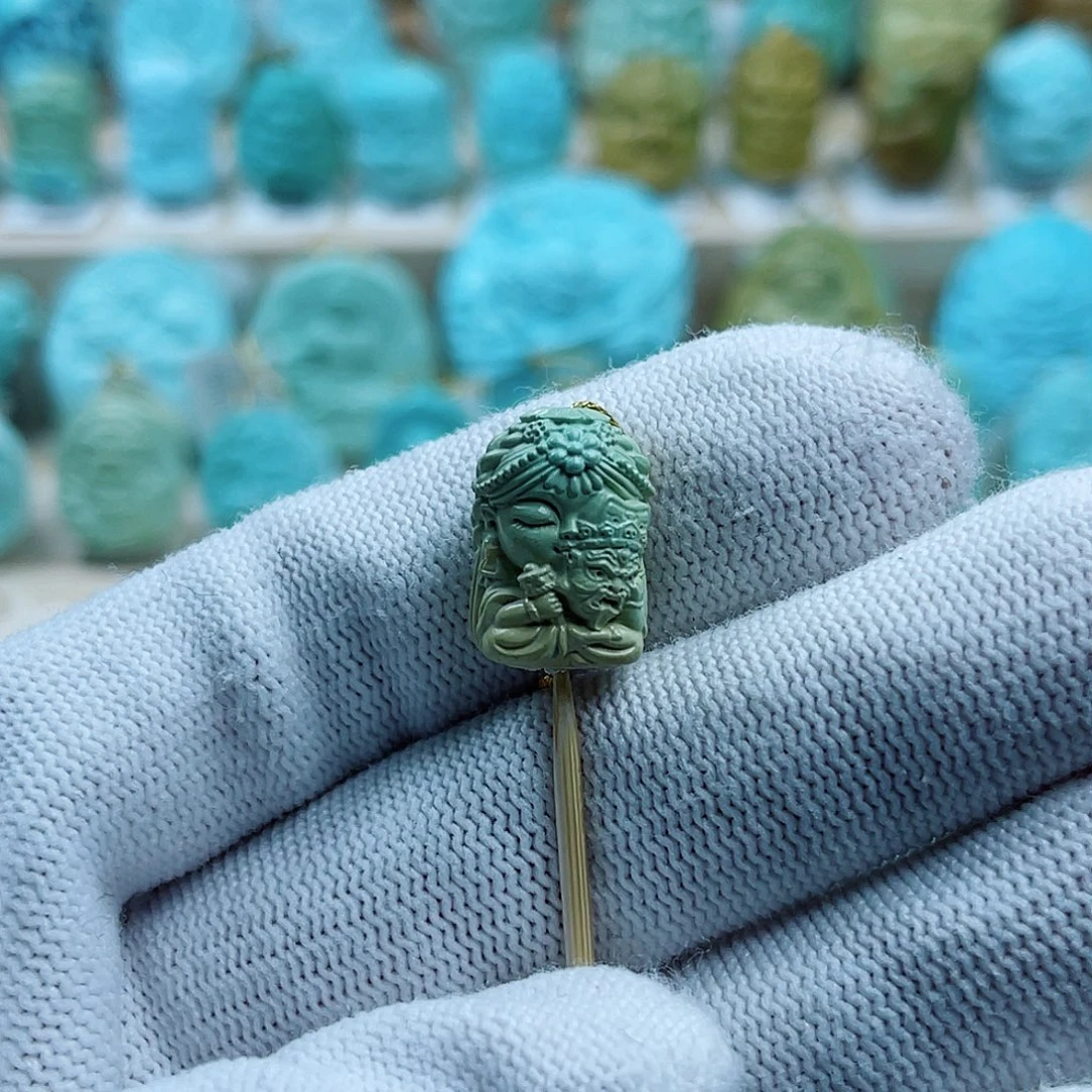 绿松石未镶嵌珠宝奇石