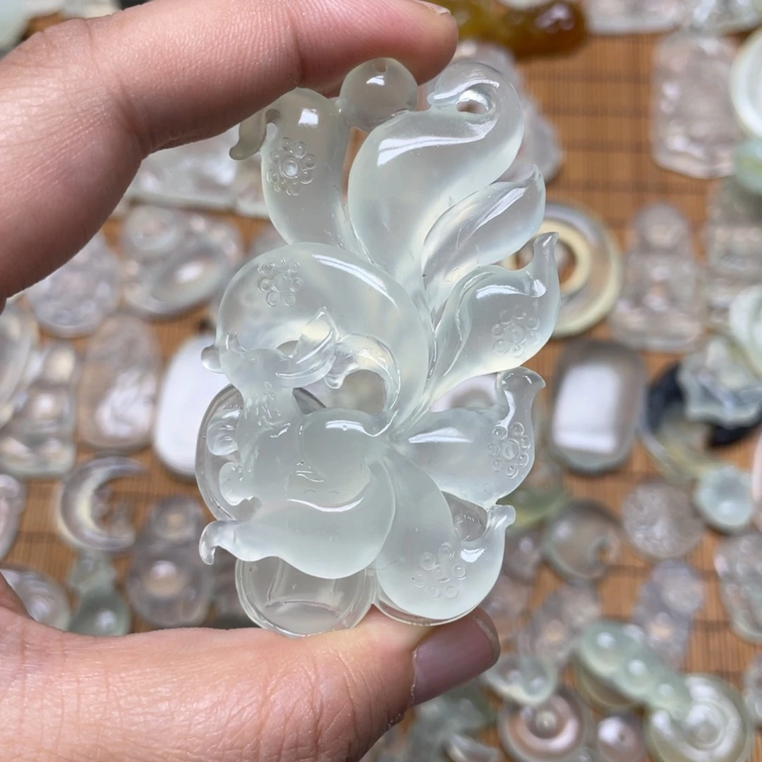 未镶嵌蛇纹石玉颈饰鶴