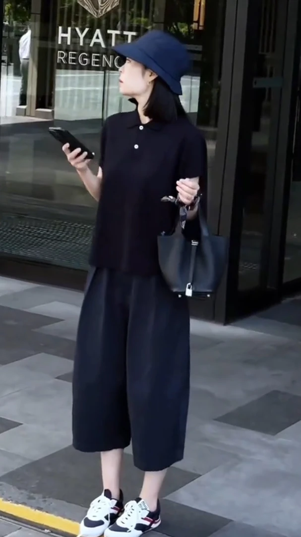 新款时尚显瘦女士洋气T恤与九分阔腿裤组合
