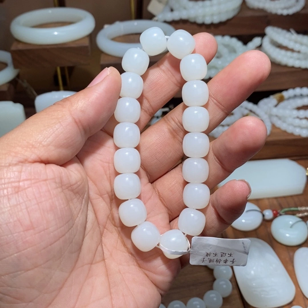 未镶嵌手链和田玉万**芒