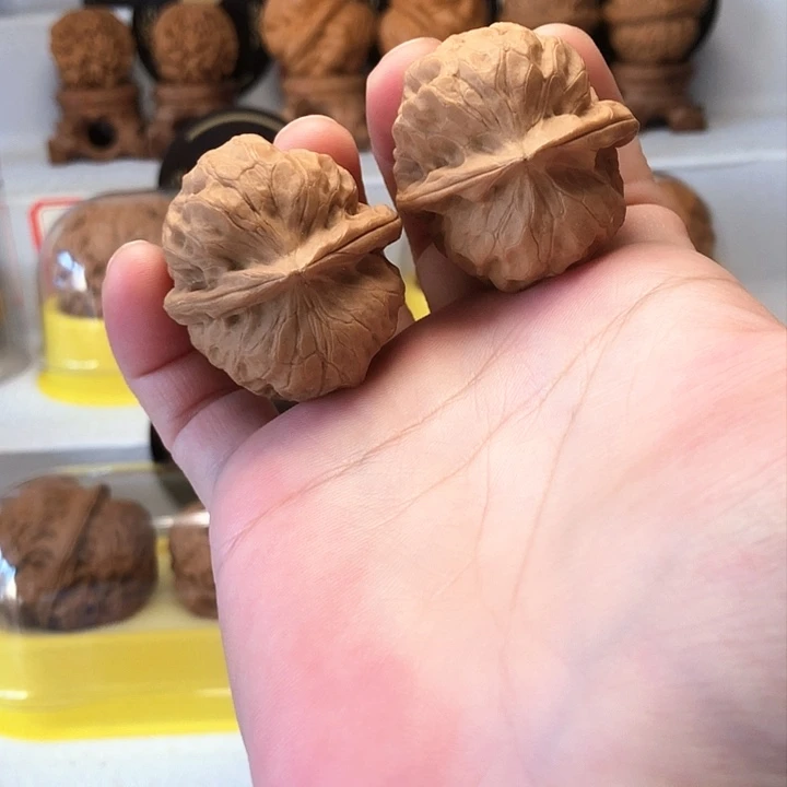 吊坠文玩核桃葡***糖云南铁核桃