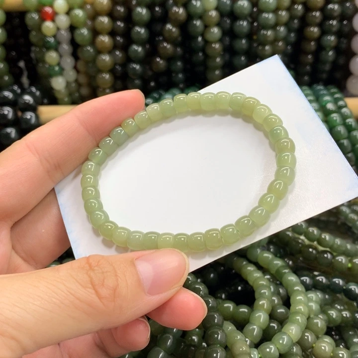 燕***来和田玉未镶嵌珠宝奇石