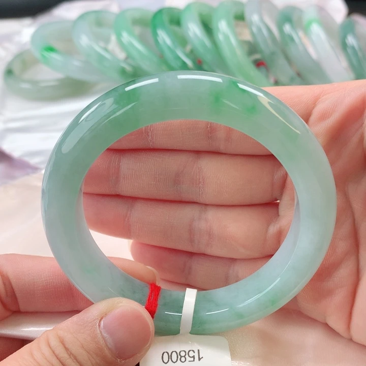 翡翠手镯未镶嵌缅甸A货翡翠手镯