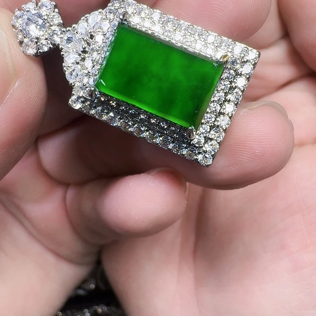 翡翠未镶嵌颈饰天然A货翡翠放漏