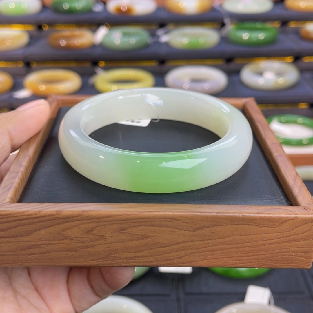 和田玉未镶嵌手镯-白底翠青55